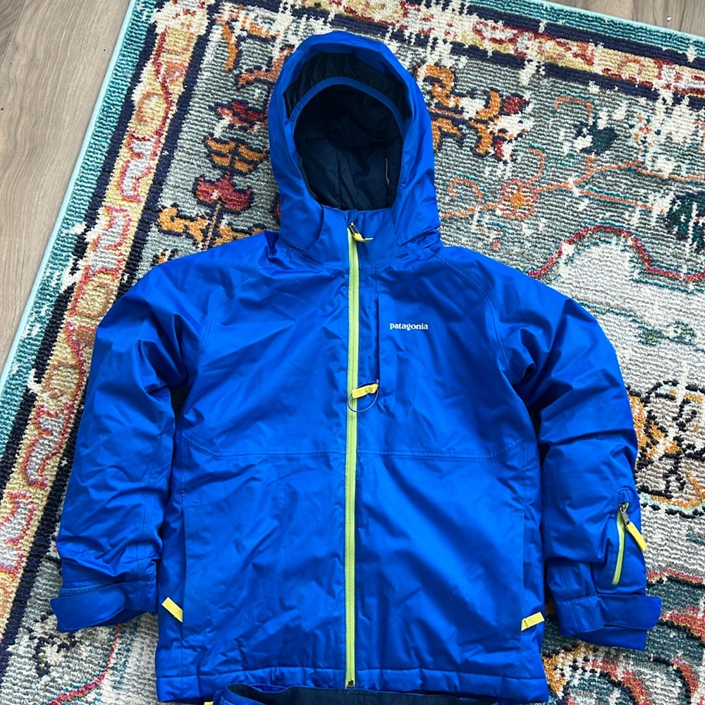 Patagonia kids ski jacket and matching pants size 10
